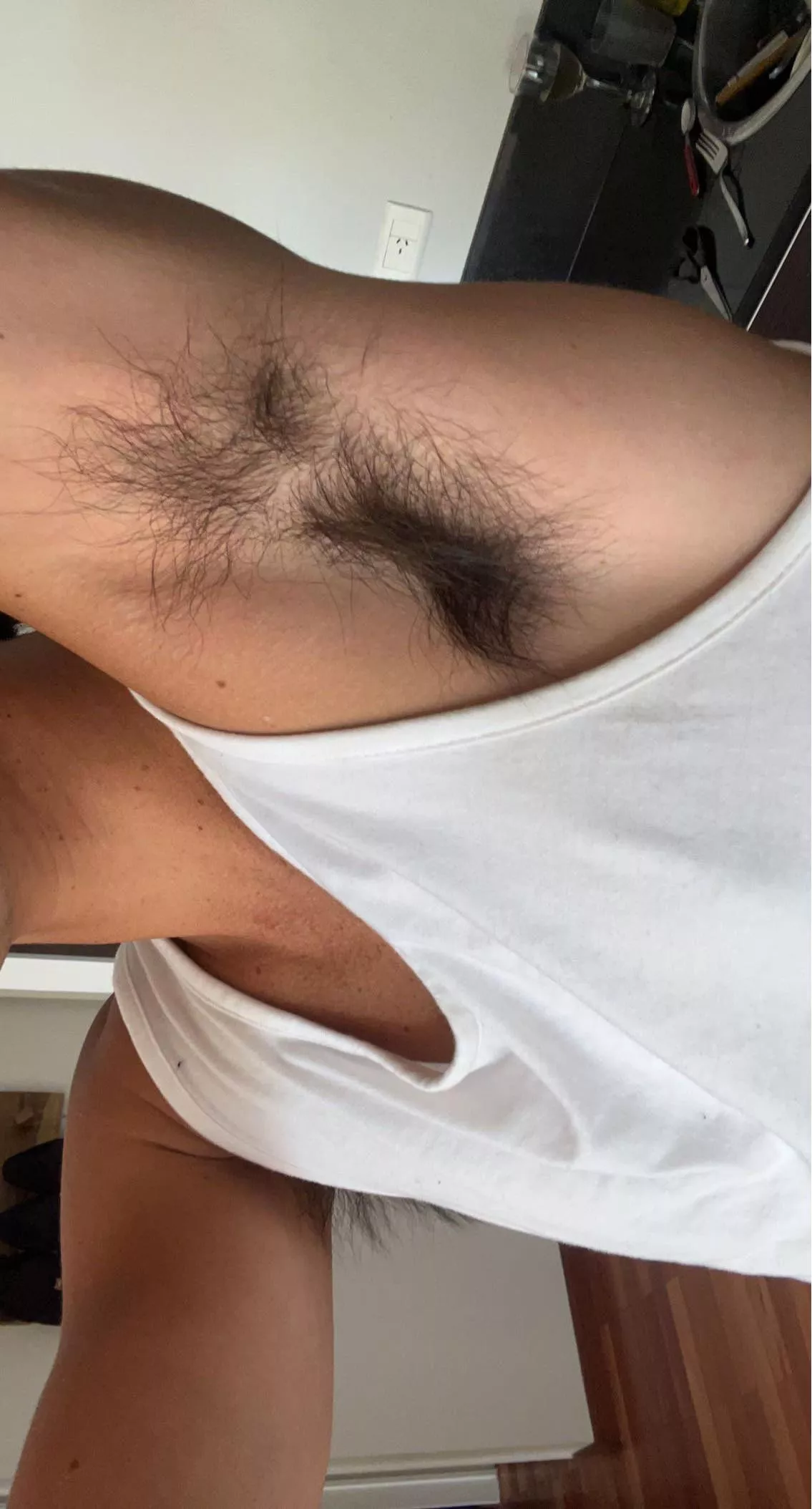 24 dl surfer bro 🏄🏽‍♂️ 💦 posted by lemomchielo