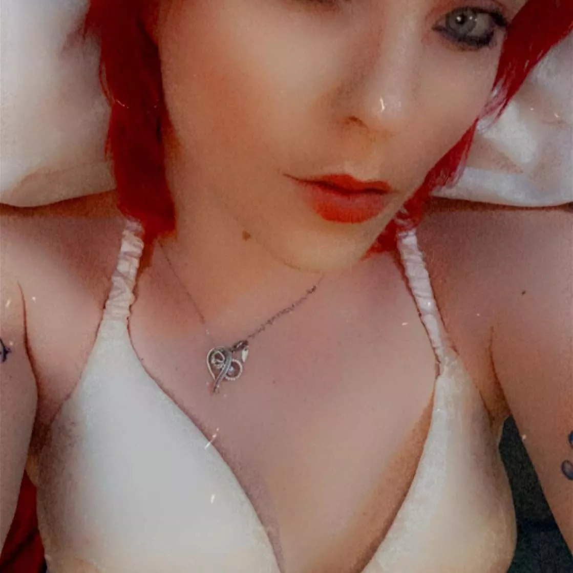 24 F SlutWife ❤️😘 posted by NeverWin24