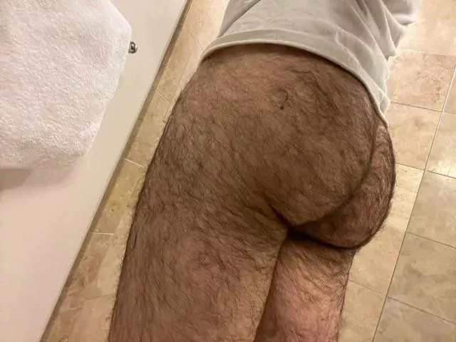 24 in shape bottom bro with a big furry bubble butt. 😏 I’m horny as hell, DM me posted by sct497