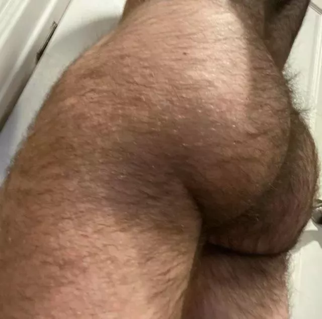 24 in shape bottom bro with a big tight furry bubble butt. 😈 I’m horny as hell, DM me or add my Snapchat: FunFurryBro posted by Funfurrybro