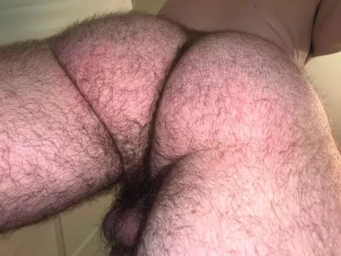 24 in shape bottom bro with a thicc furry bubble butt. 😈 I’m horny as hell, DM me or add my snap: FurryBubble28 by furrybubble2022