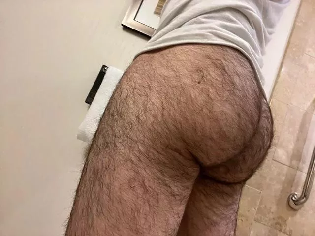 24 in shape with a big furry bubble ass. 🤪 DM me posted by Furrybro2