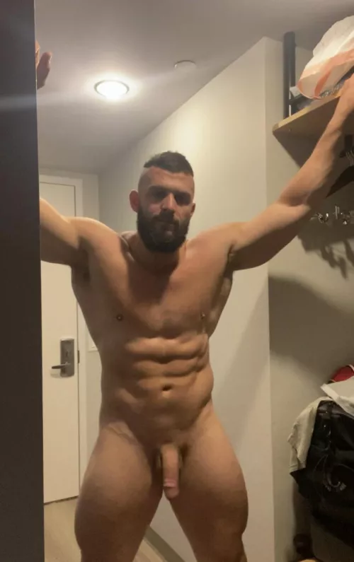 24 Newly Single daddy. any takers? sc me paulmurphy1789 by Muscle_grad65