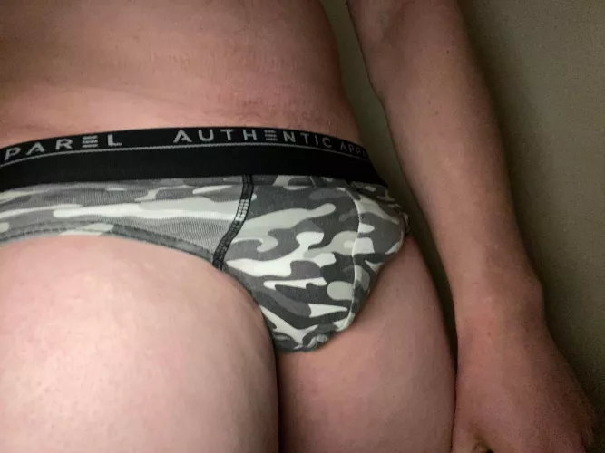 24 uk M, chilling in my undies any lads wanna chat by New-Alternative-7607
