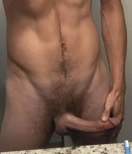 24[M] Thought i looked good while I was brushing my teeth, wanna use my cock instead of your tooth brush? 😉 posted by Just3noughDick