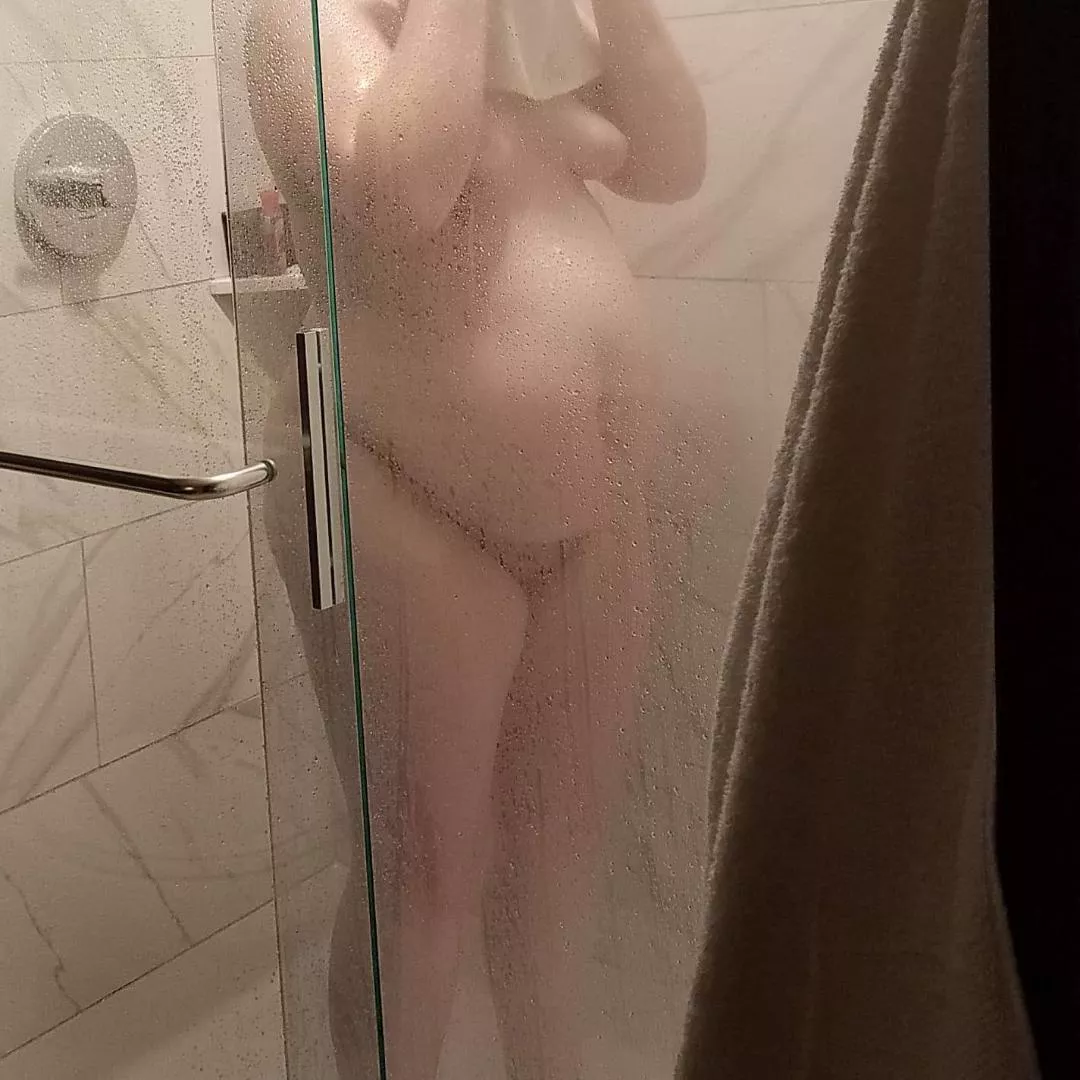 25 5ft3 175 and pregnant posted by bigdicknick4life2017