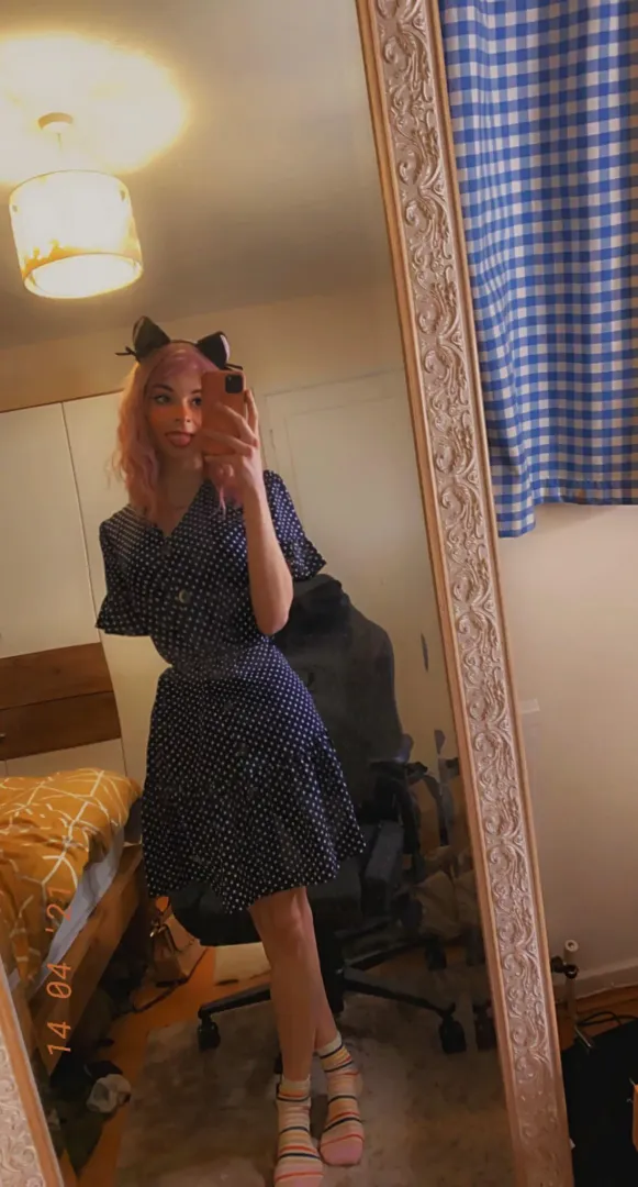 25 inch waist hehe posted by Al1ce__