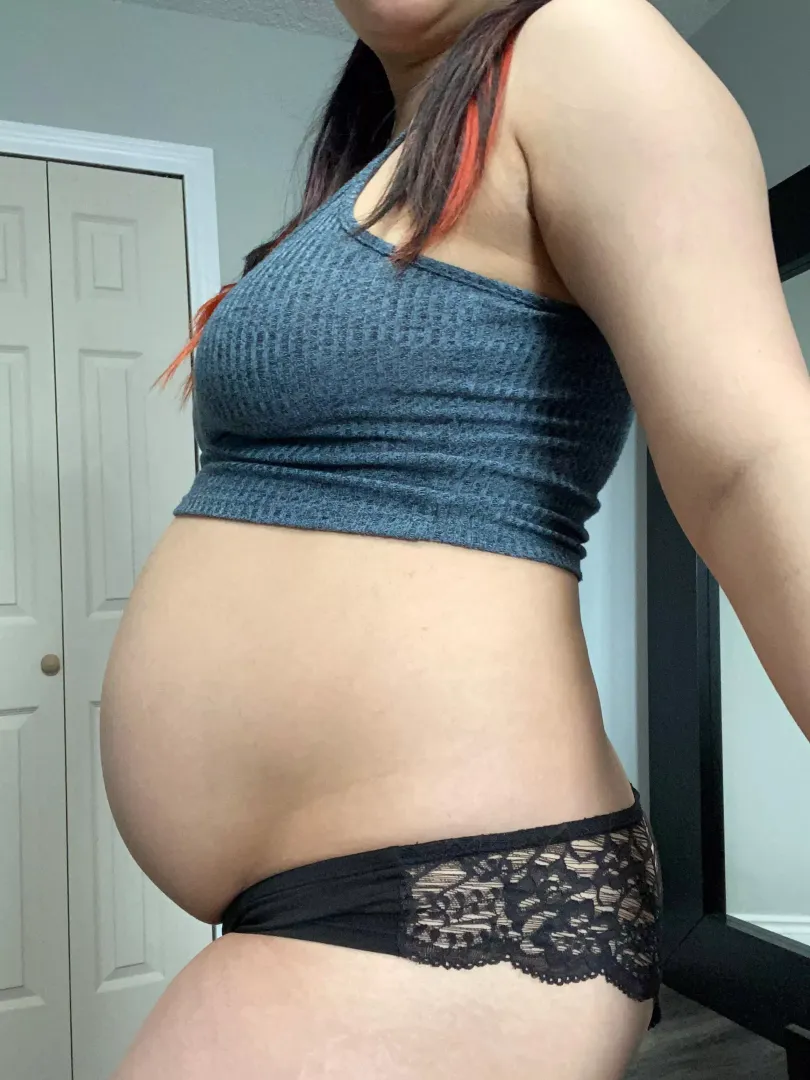 25 weeks. Cum play with me 😉 posted by SpicyAsianMom