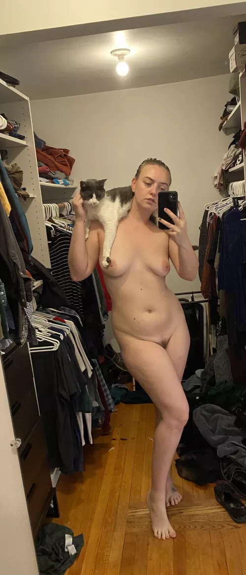 25F, 185lb, 5’10” | I think my cat is trying to censor my nudity. Feel very full-figured and healthy. by Thicc_thighsnthin