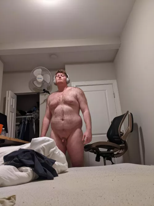 25m 6'3 260 an unintentional aggressive stance by ParkingHuman