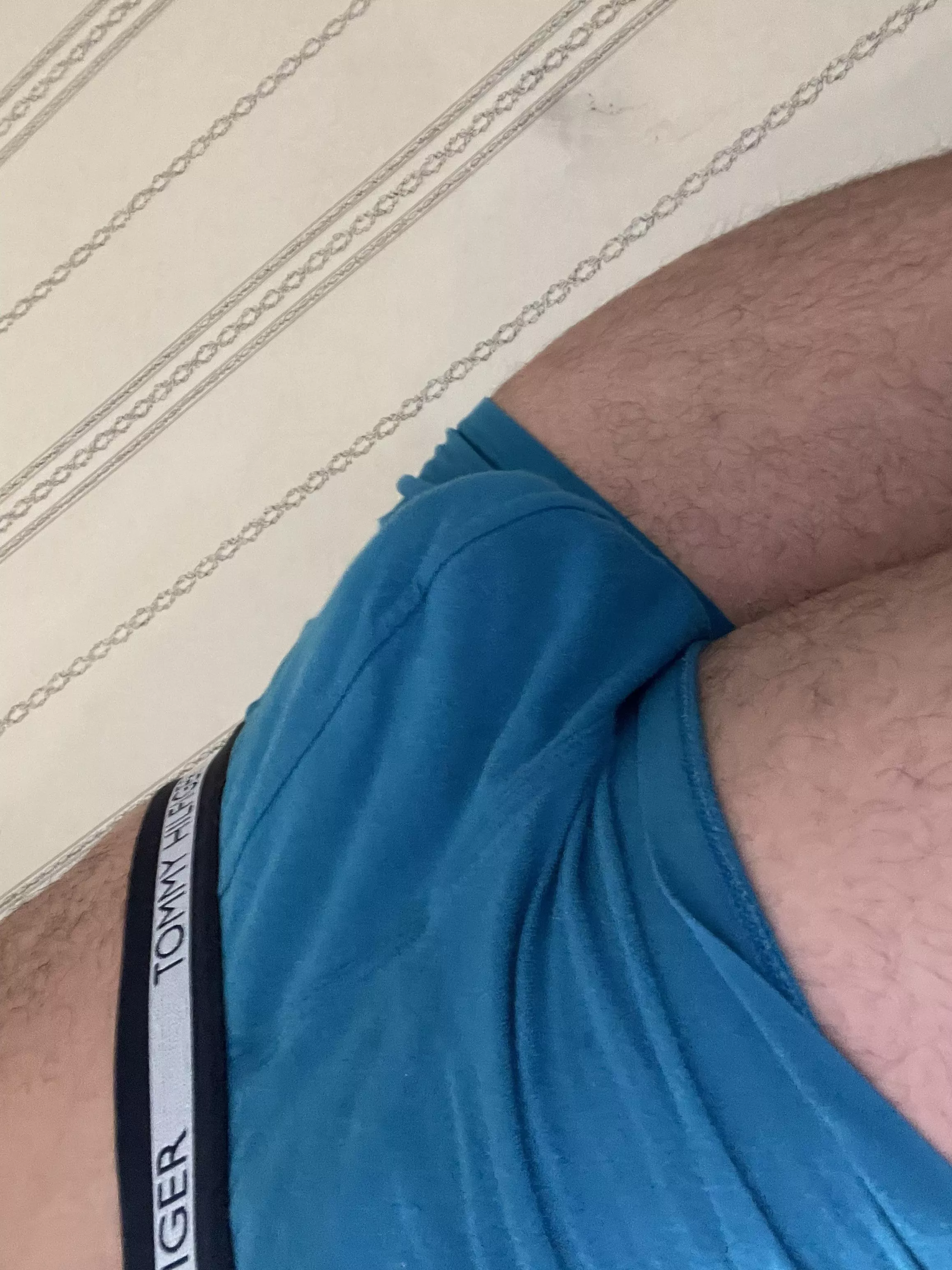 25m DMs are open 💦 posted by thesecondyoungestbro