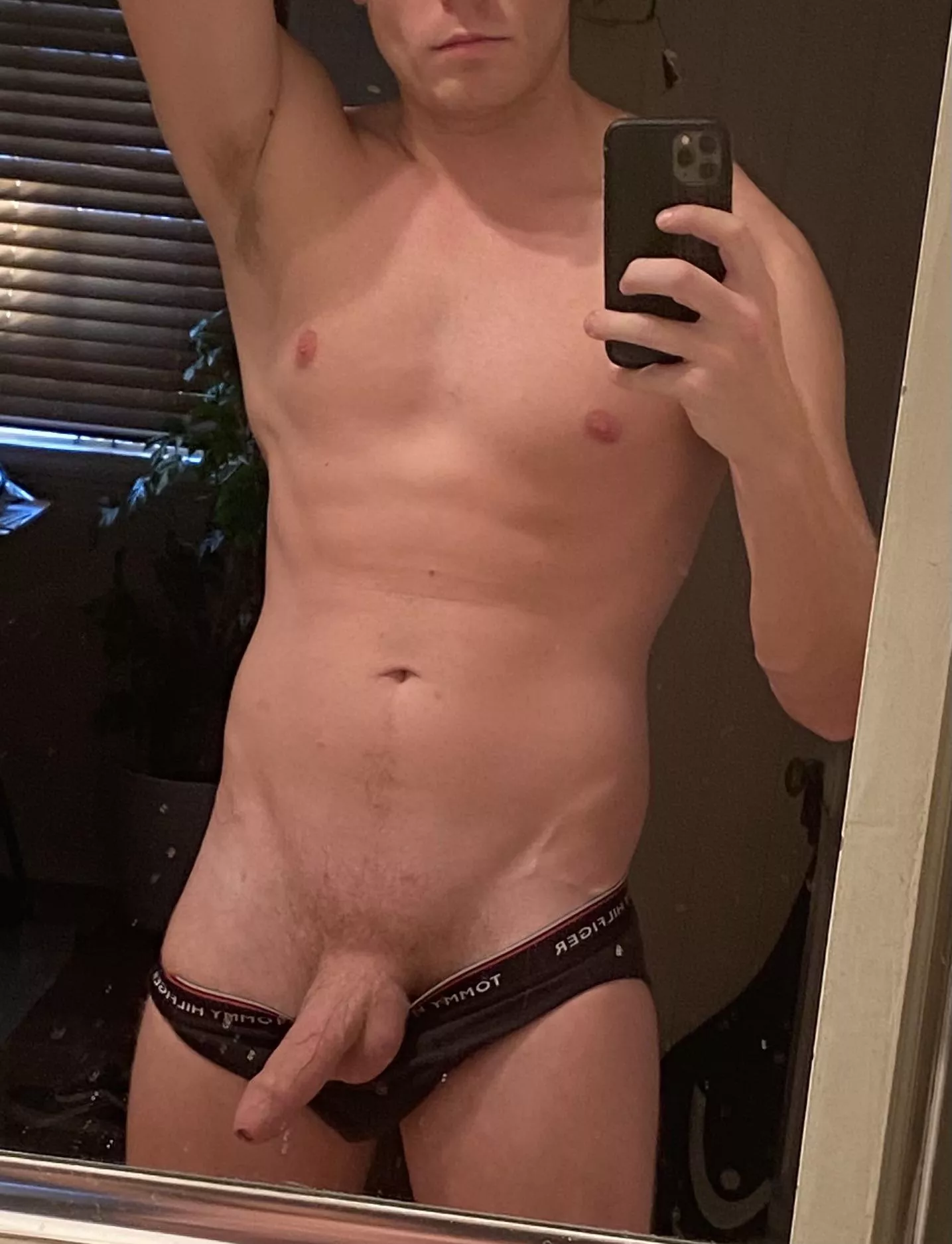 (26) Aus | needing a hand bro posted by bris_xx26
