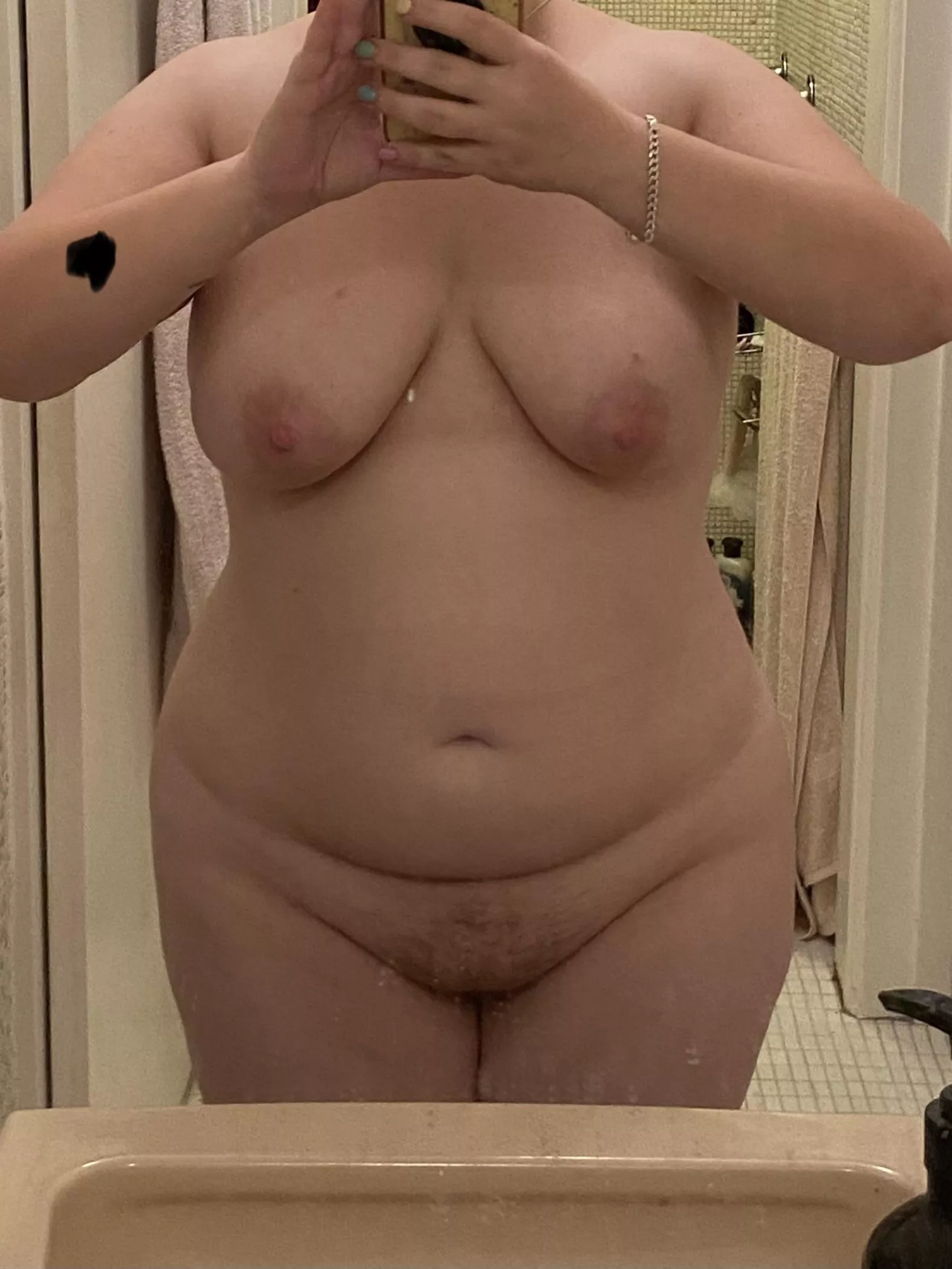 26f, 75kgs, 5ft2- having a bad brain day which is making me have really low self esteem today. Trying to build myself back up! posted by cann26