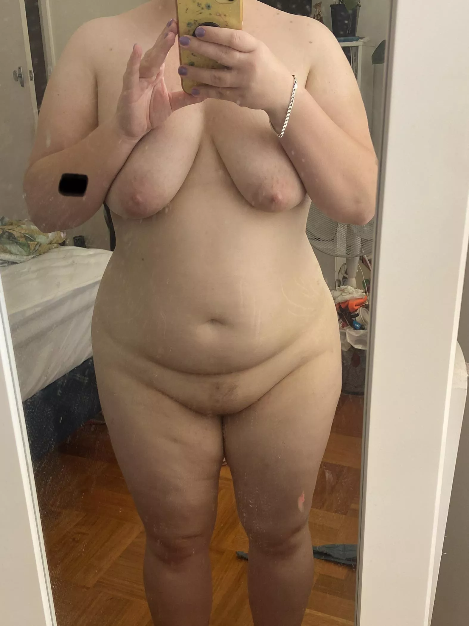 26f 75kgs, 5ft2- I’m supposed to be cleaning but here I am taking nudes… posted by cann26