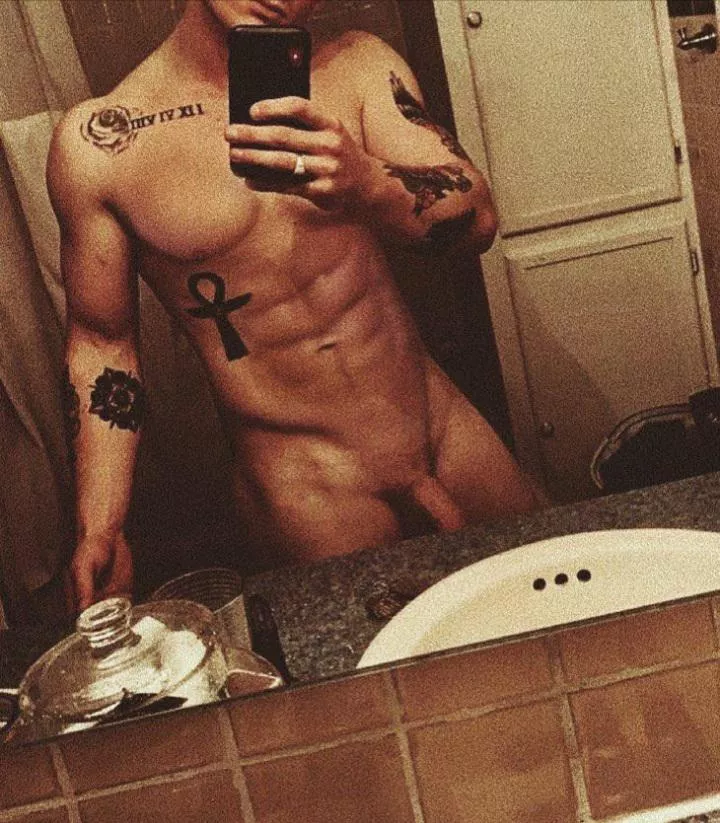 26M Experienced bull for hotwife or mfm near Raleigh, NC & travels often posted by xsebastiian