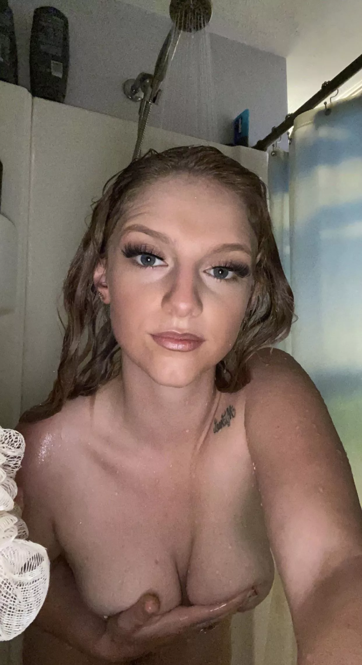 26-year-old mummy who comes in the shower every day. posted by Hopeful_Distance_941