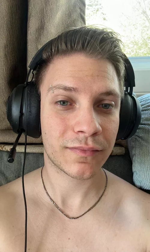 (27) hey, I’m new to this Fortnite no build thing. On PS4 looking for someone to duo with me xx PS. I’m not a pro so advices are welcome! 🙏 by PutridPlant6567