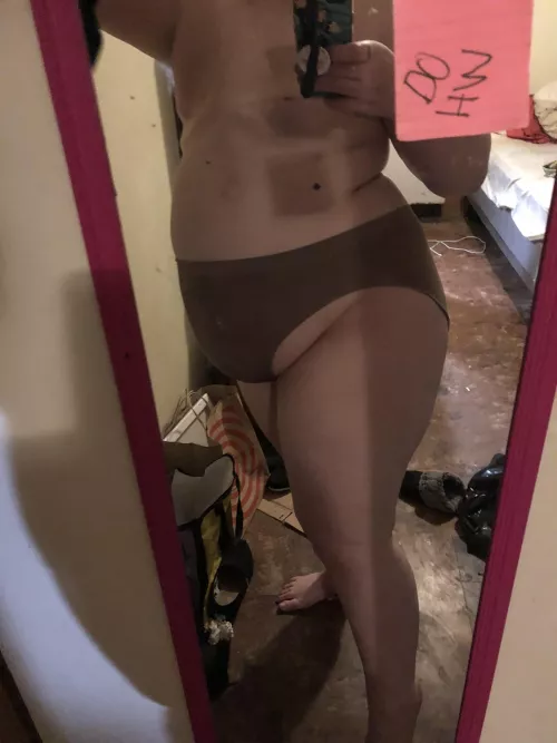 (28 F) Hi 👋 I’m trying to embrace being a BBW without breasts. (got them removed cause of the brca2 gene mutation) by mrs_halloween