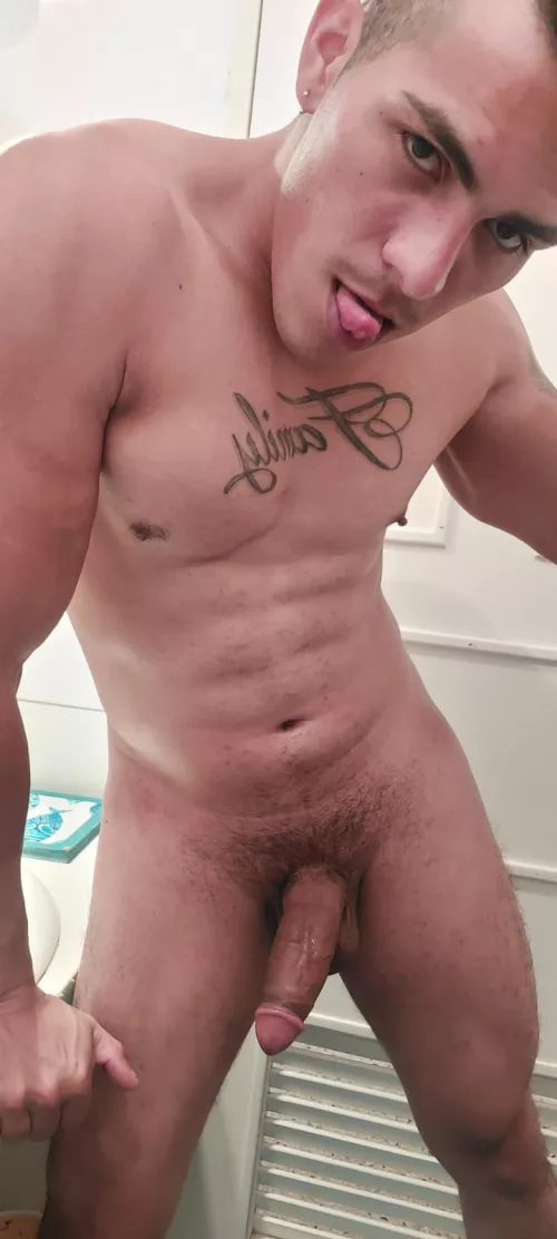 [28] muscular latino by FabioHotLatin