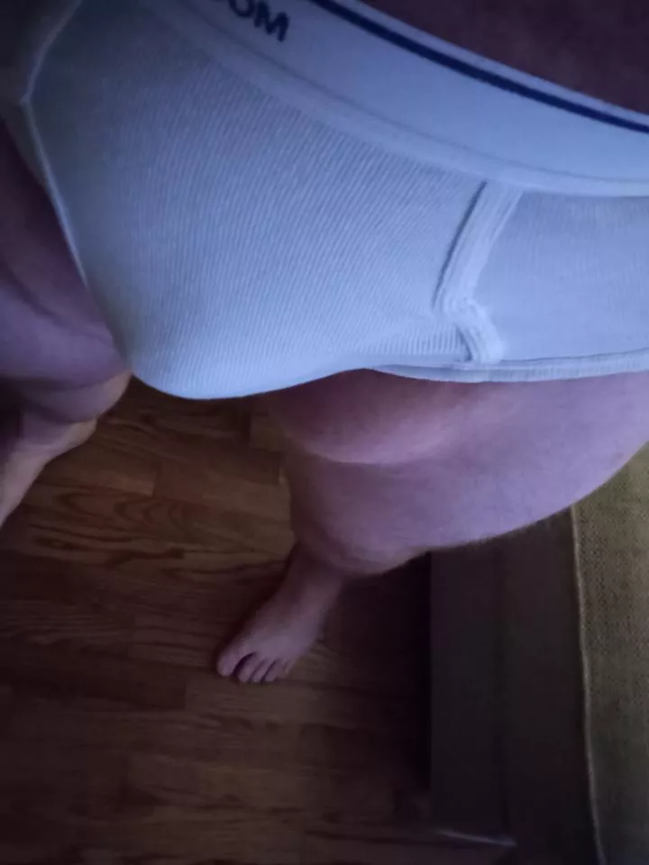 [28] Tiny bulge :3 posted by weinershortage