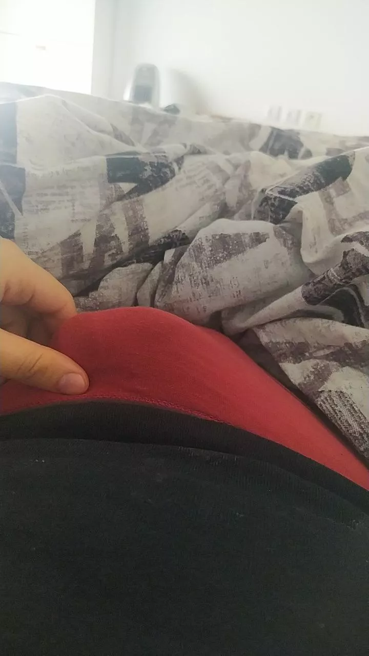 [28] tiny hard dick looking for fun with big ones. hmu posted by littledickmaster