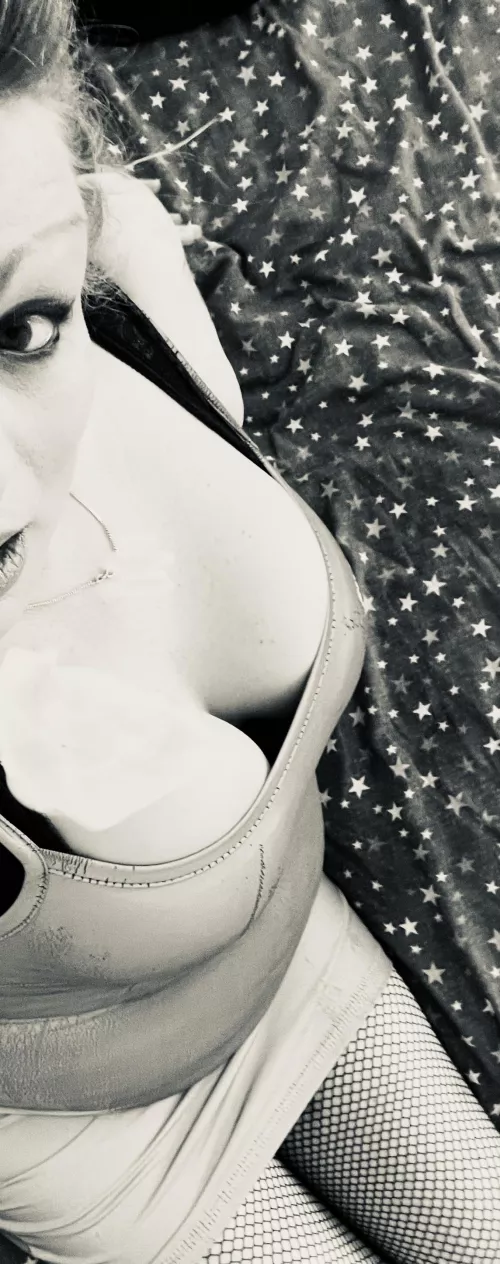 28F 4 M. Brand new GloryHole open for business, just outside Canterbury. All options are available, including BJ, vaginal, anal, bareback, cream pie etc! Open until midnight tonight. by BoostrGrrl