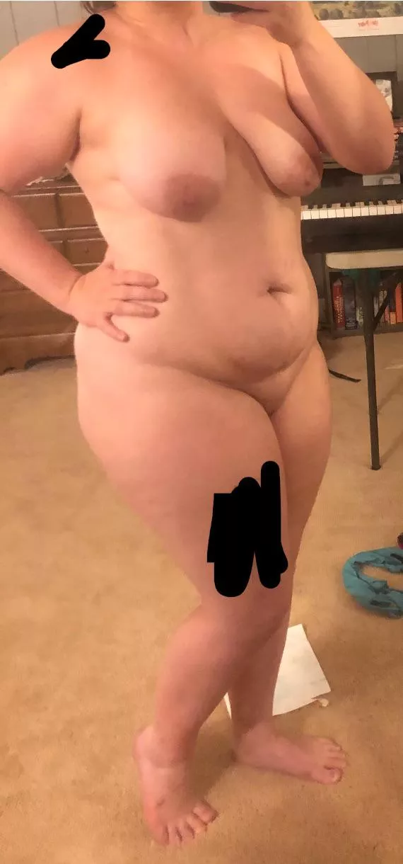 28f-5’3”-180ish Feeling more self confident than usual, but still really self conscious about my thighs and stomach. posted by mentalhealthmamaa