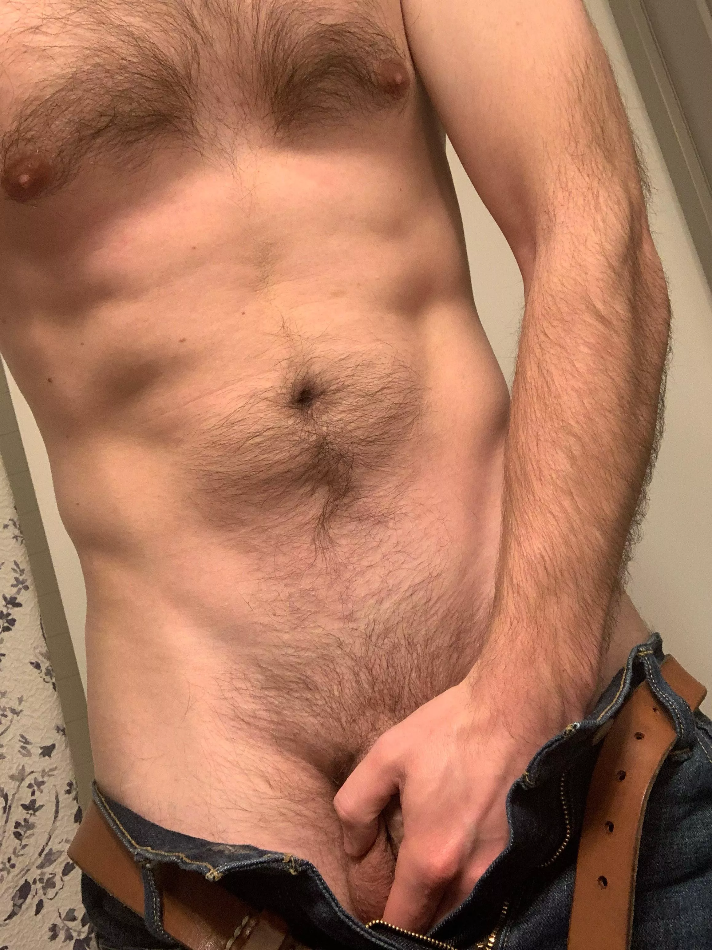 28M - bull in Minneapolis looking for a cute hotwife for some fun long term posted by PeakPefromanc3