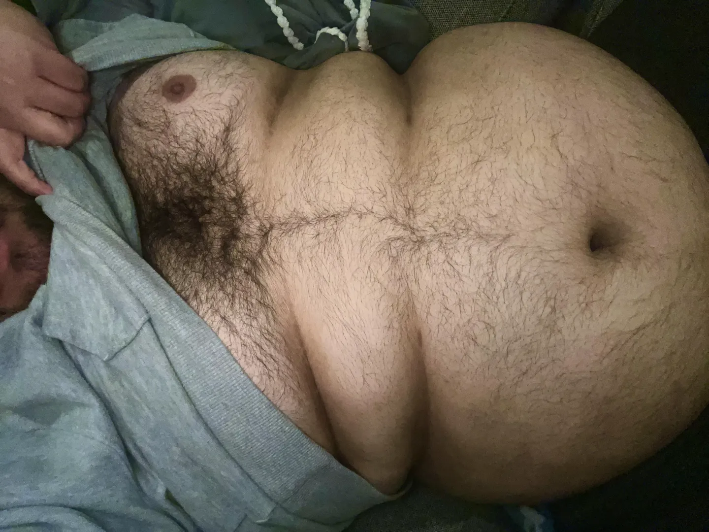29 M Latino. Looking to chat and make some friends. Any nerdy guys? DMs open😗 posted by chubby_gaymer