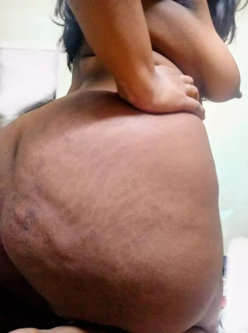 [29F] Back with some more Monday Motivation! 😋🤭😘 by CurvyIndianSlut