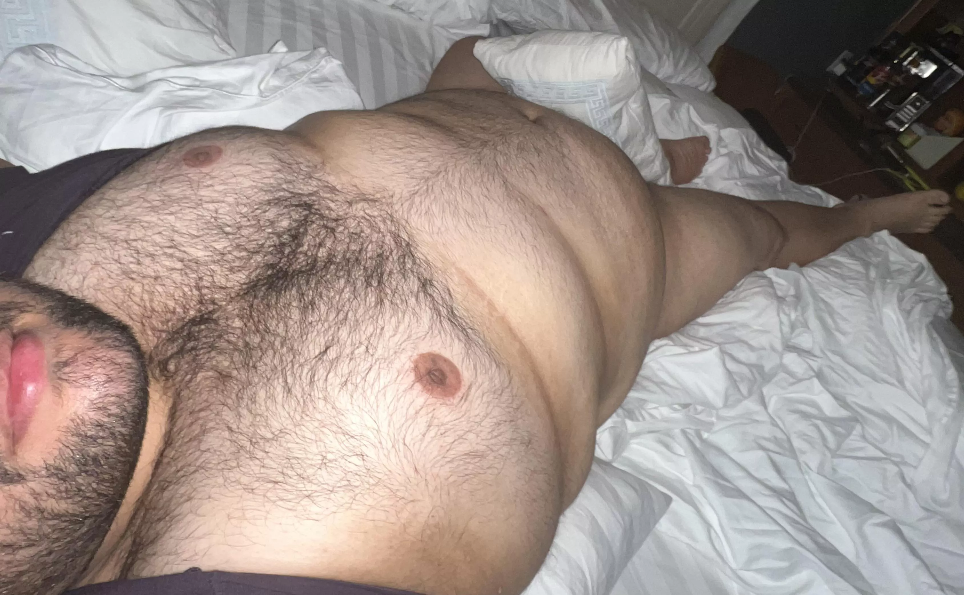 29M. Trying to boost my self confidence while working on myself. DMs open(; posted by chubby_gaymer
