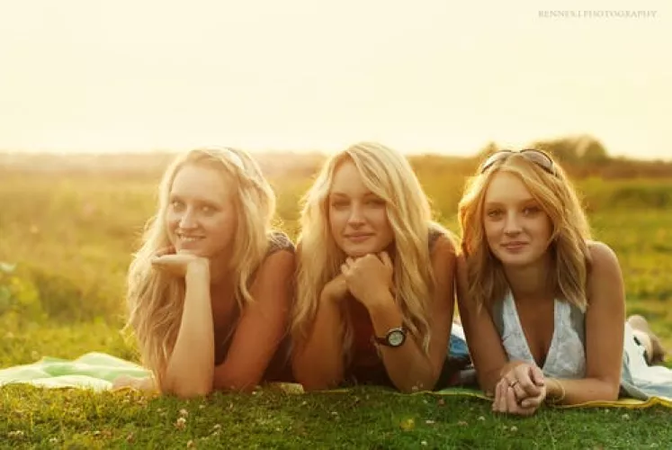 3 blondes by Lostoneunited
