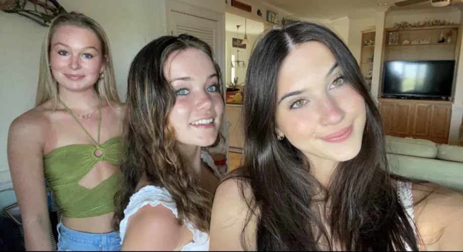 [3] cuties by SameShhhDifferentDay