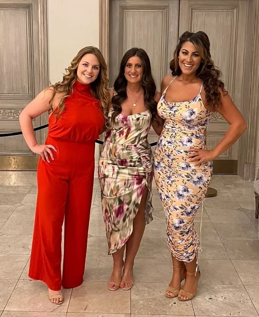 3 Friends posted by Redditsurfer55