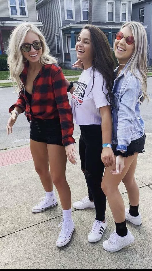 [3] horny White girls posted by Ok_Refrigerator_440