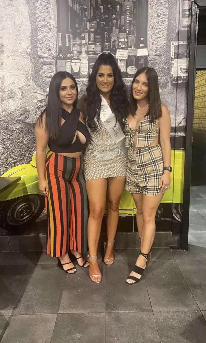 3 hotties posted by andrewfoti