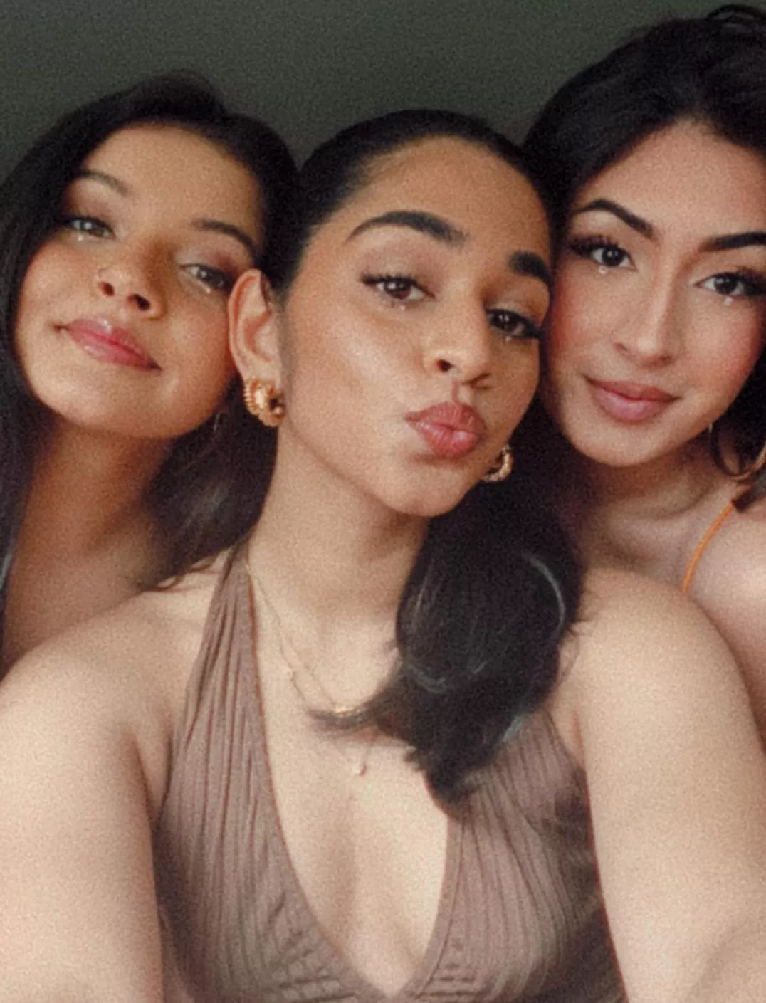 3 Indian chicks posted by mervjam123