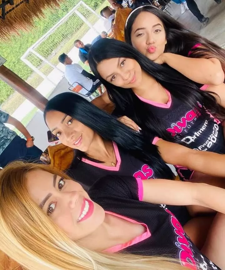 3 non blondes and a blonde posted by Chaturbater1