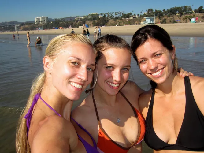 [3] sisters by Interaction-Antique