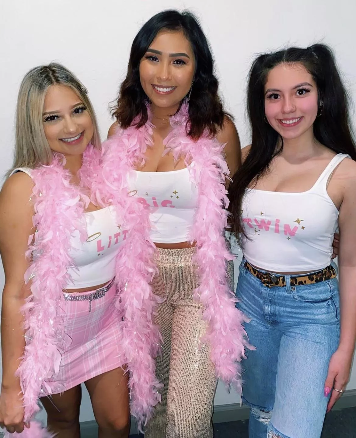 [3] Sorority girls posted by splashhermes