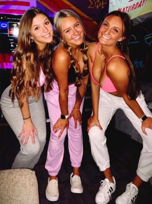 [3] Sorority Hotties by DeliciousPangolin992