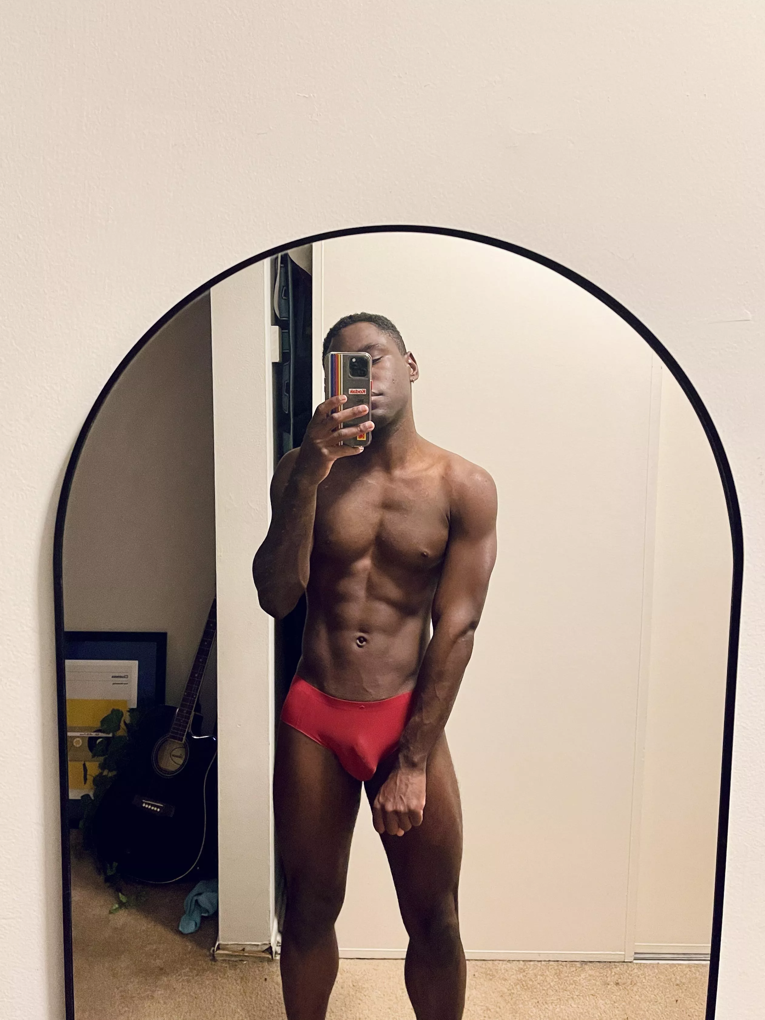 (30) 100 push-ups per day 💪🏾 posted by kvinlam