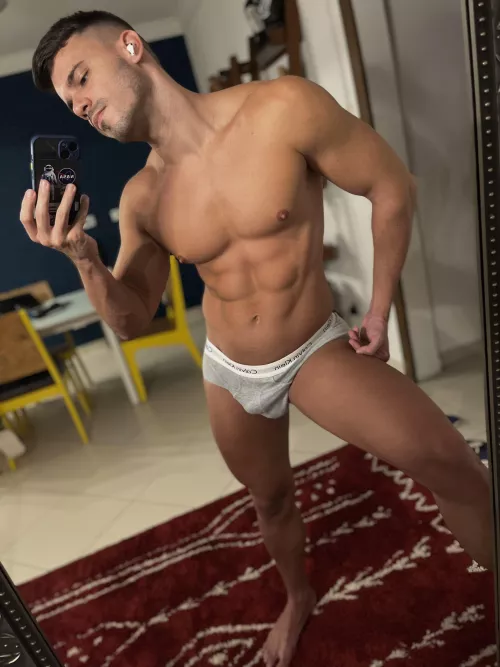 🥺(31) by italofassin