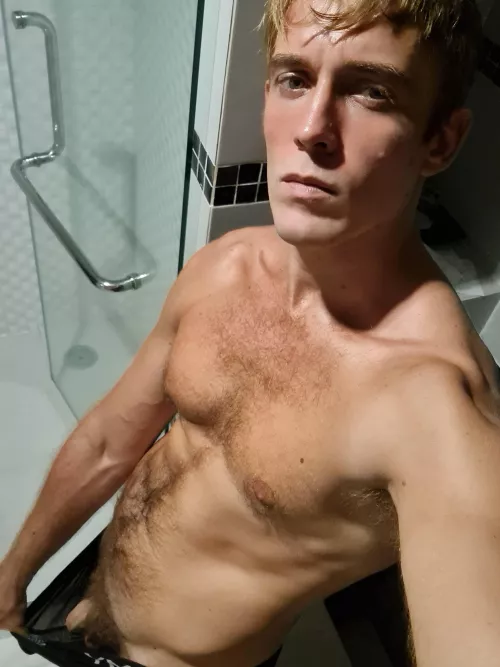 (31) but looking way younger now clean shaved I think 😆 by BenUKfriendly