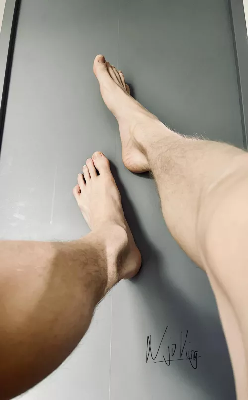 (31) Do you like what you see? My legs and 12.5US feet. by NjoKing