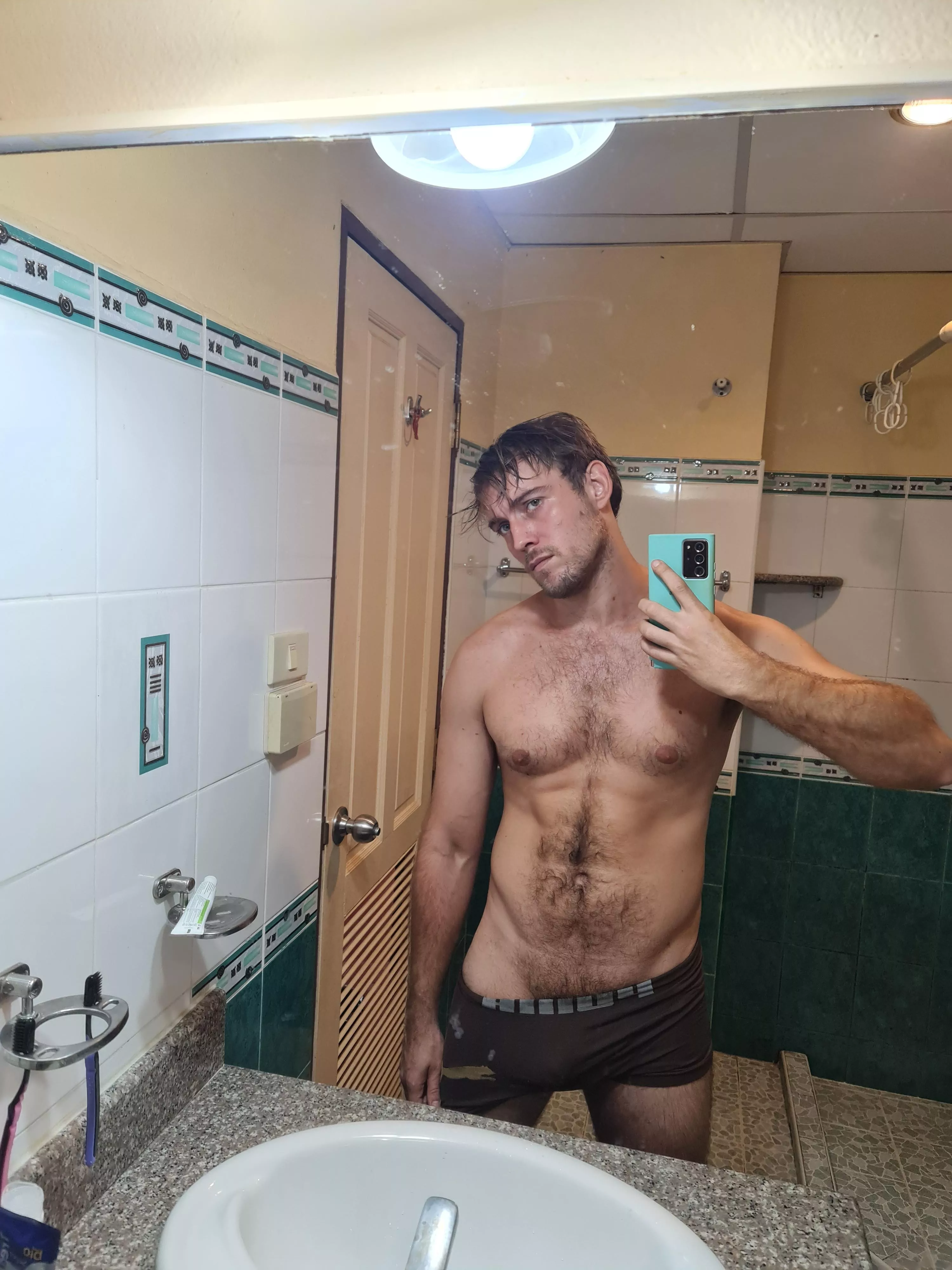 (31) hi everyone 😊 posted by BenUKfriendly