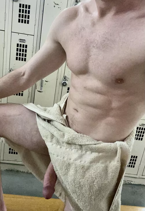 [31] Need a spot for (3rd) leg day bro? by nehornyguy1