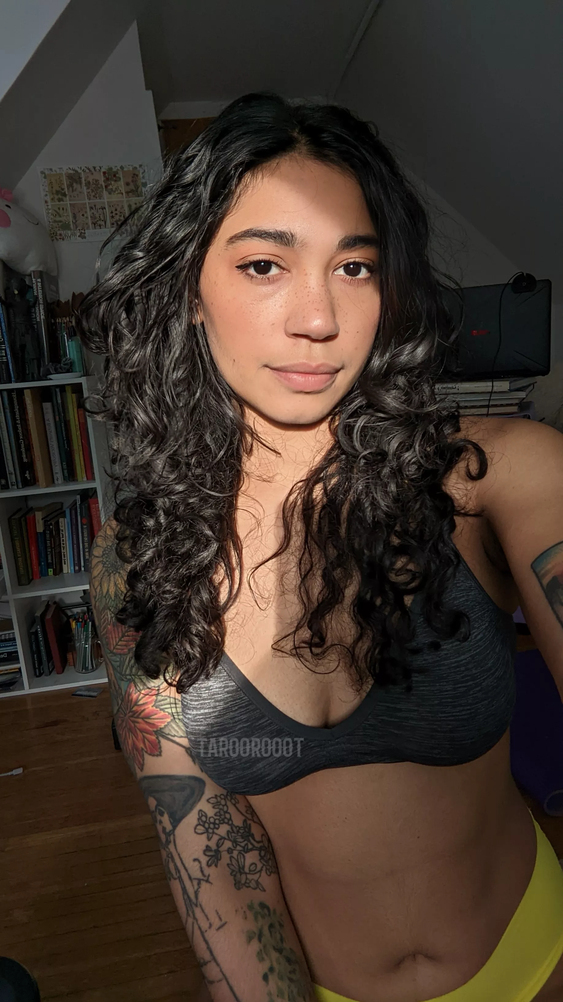 31F Do you like normal girls? posted by TarooRooot