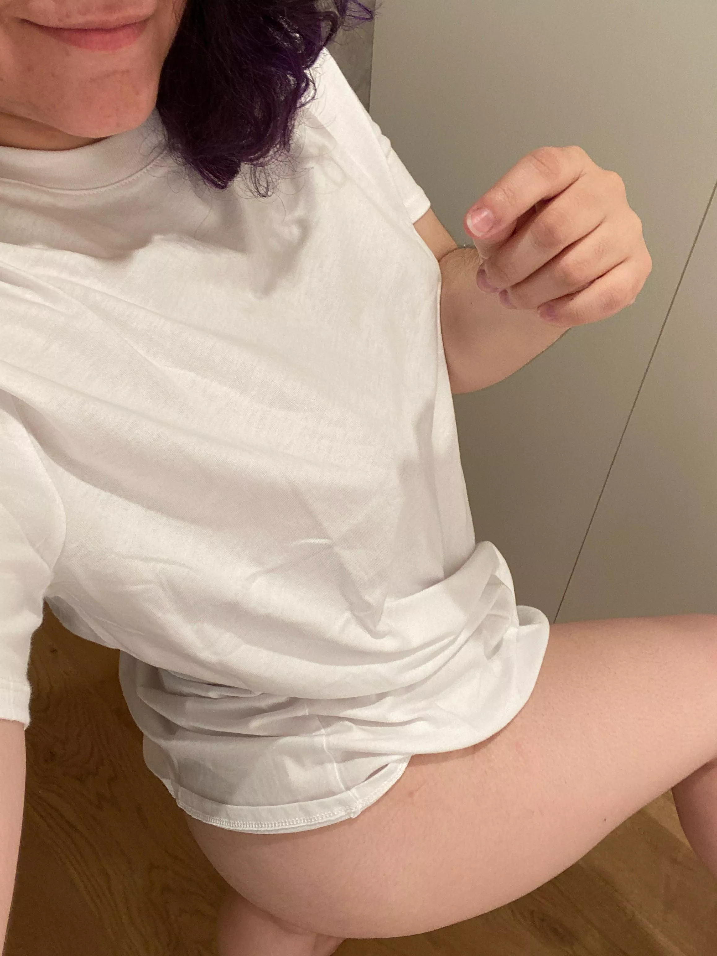 [31F] Having fun at the changing room posted by lustduet