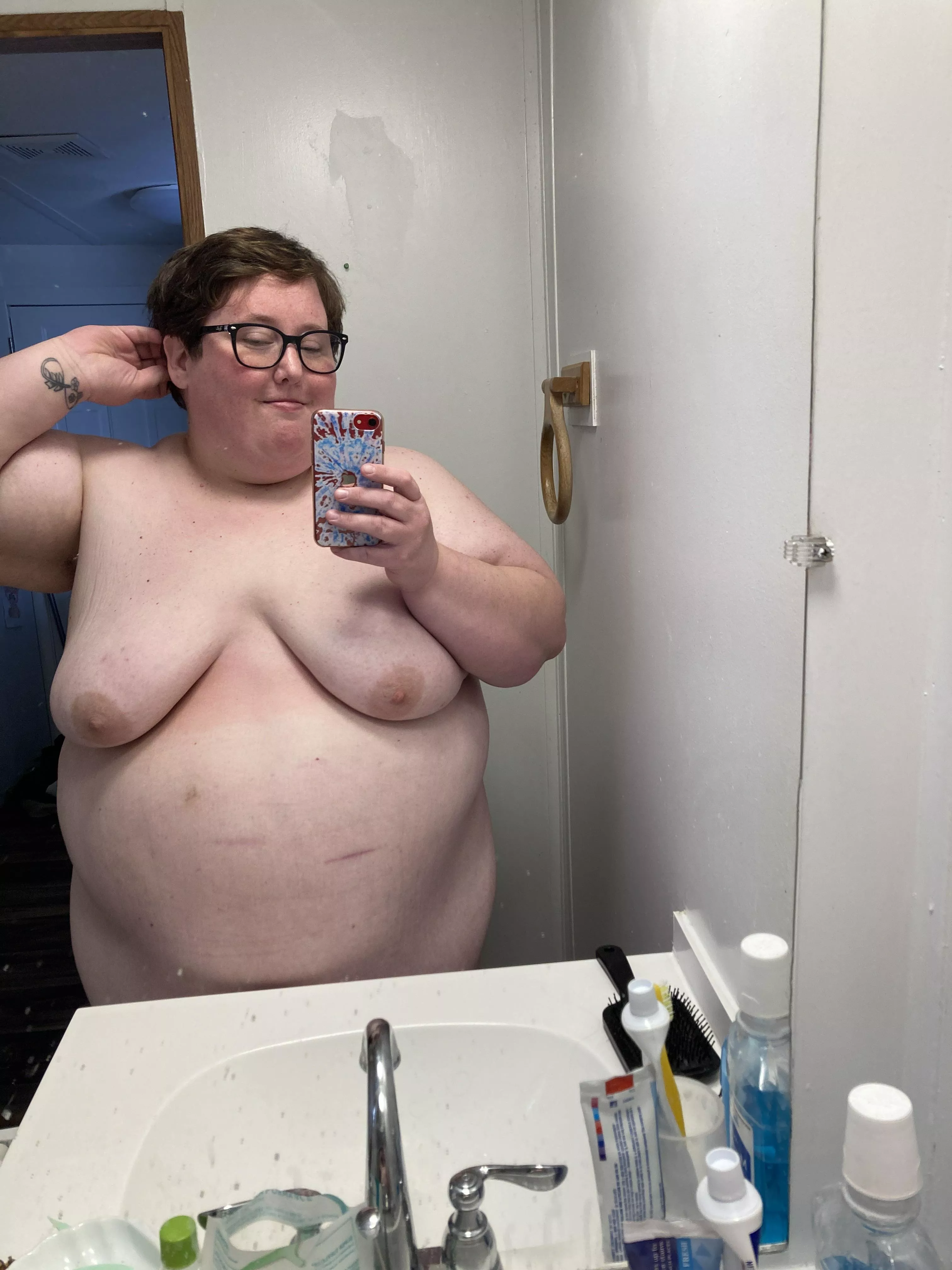 31F/5’4”/380 pounds. Please be kind 💝 no pms/ posted by Dreamy-Pisces